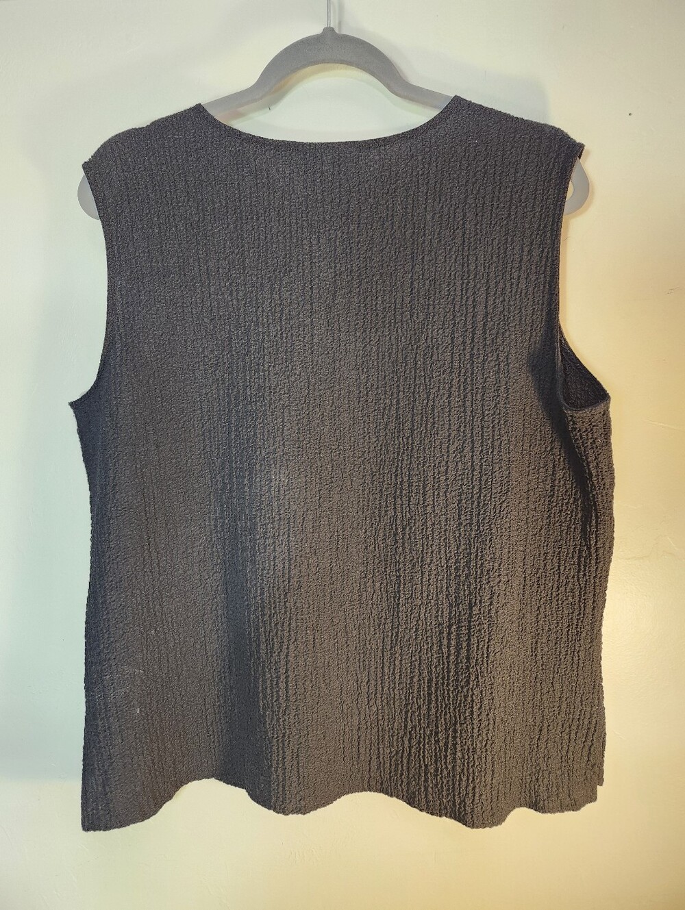 Coldwater Creek Women's Textured Sleeveless Tank Top - Black - Picture 4 of 5